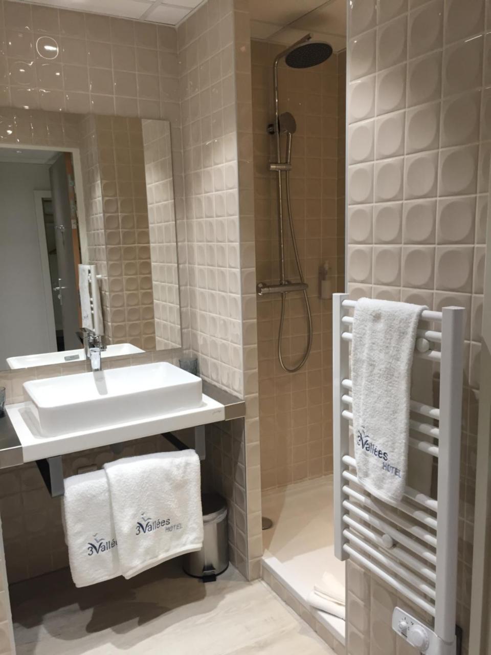 סרן Hotel Les 3 Vallees מראה חיצוני תמונה